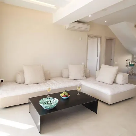 Pangea Ion * Trapezaki (Kefalonia)